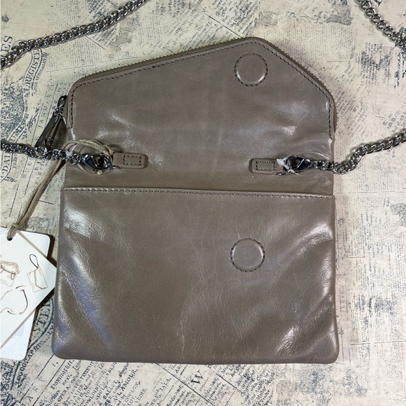 Hobo Daria Tan Leather Crossbody Clutch - Picture 5 of 12